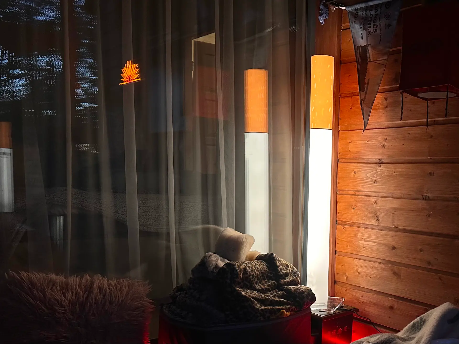 Cigarette Lamp - Cabin evening scene